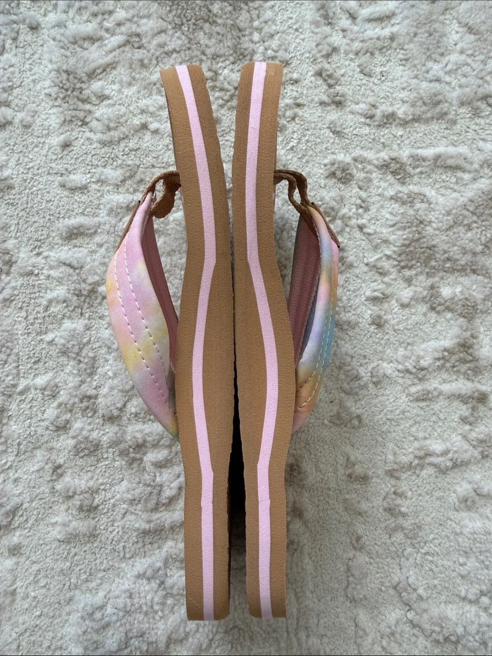 Reef Kids size US 6/7 Tan Polka Dot Flip-Flops with Pastel Rainbow Straps